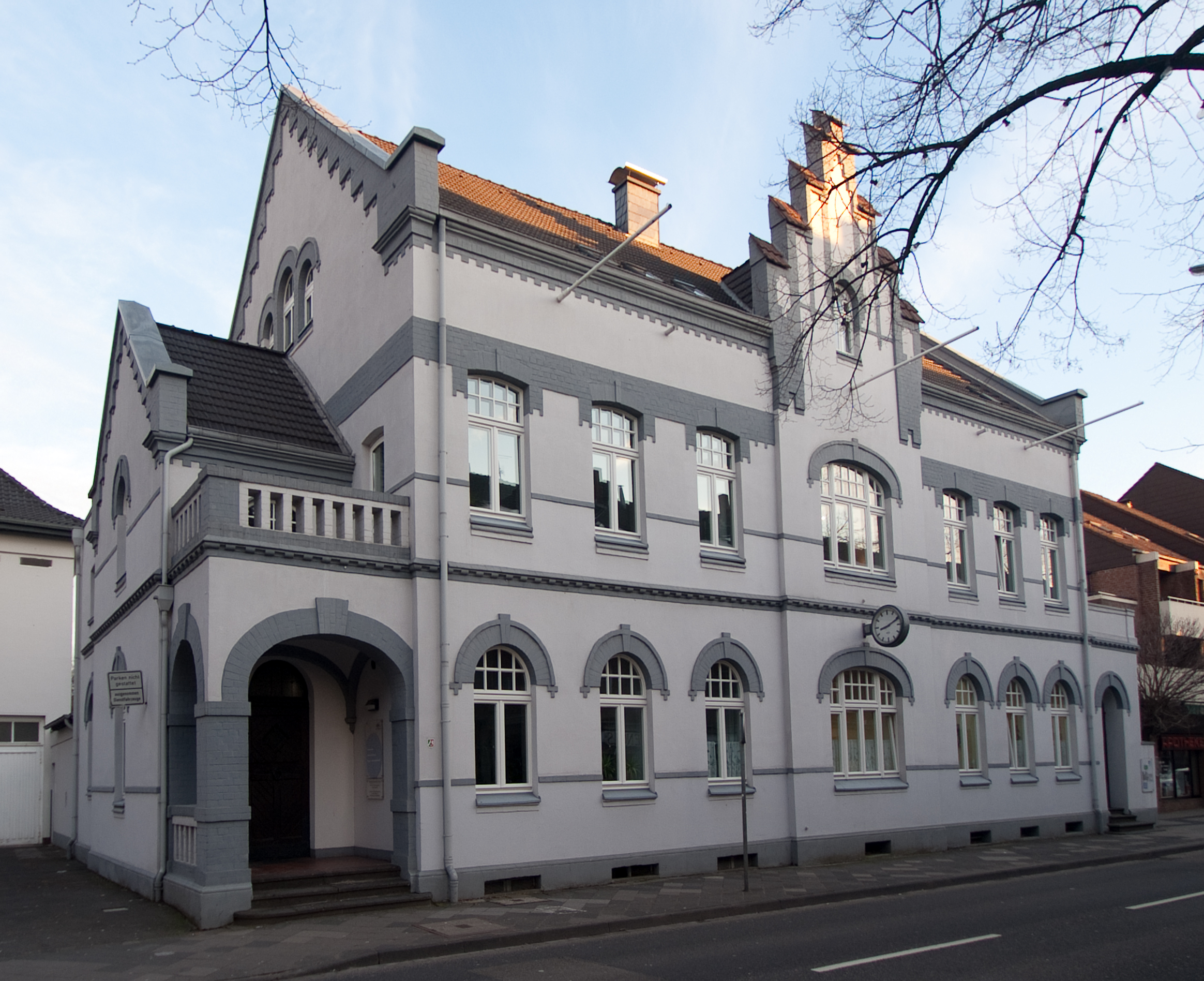 Immobilienbewertung Engel - Rathaus Meerbusch